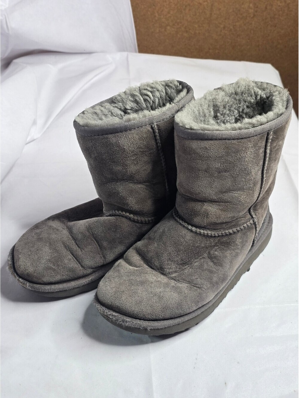 UGG Classic Short Gray Shearling Boots Size 4
